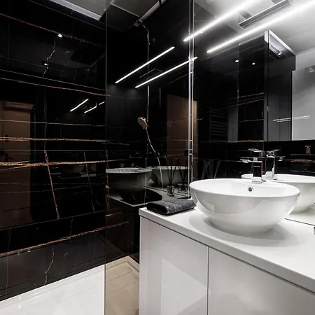 Ms Black Pearl Center * شتشيتسين