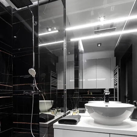 Ms Black Pearl Center شقة